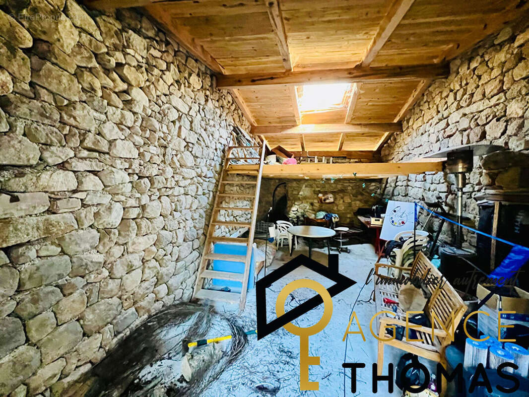 Maison à MONTPEZAT-SOUS-BAUZON