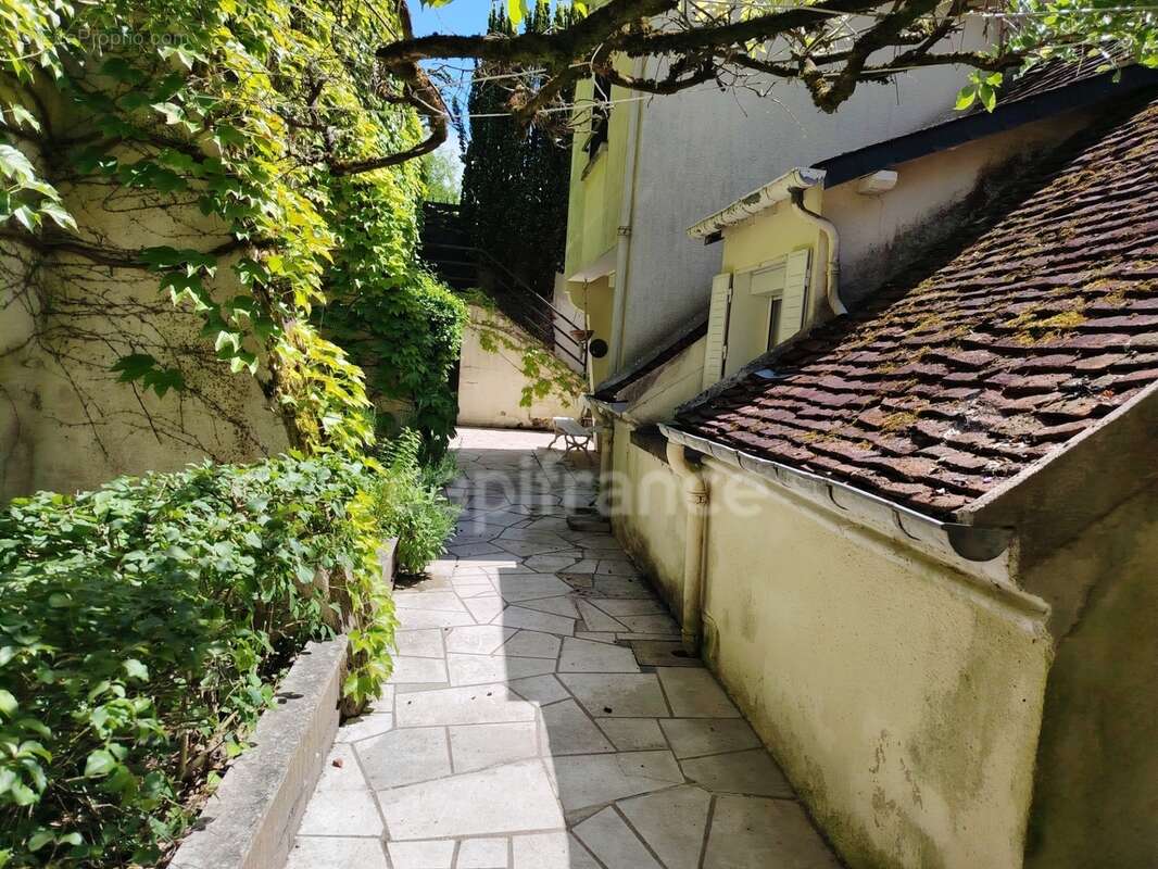 Maison à vendre 7 pièces CRAVANT (89) - photo 4