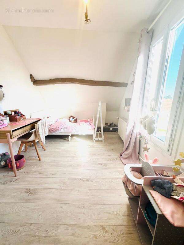 Maison à VILLENEUVE-LA-GUYARD