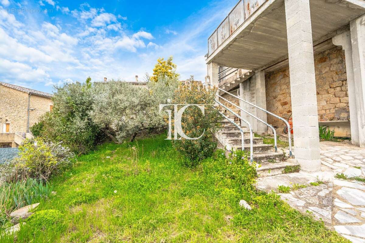 Maison à SAINT-PAUL-LE-JEUNE