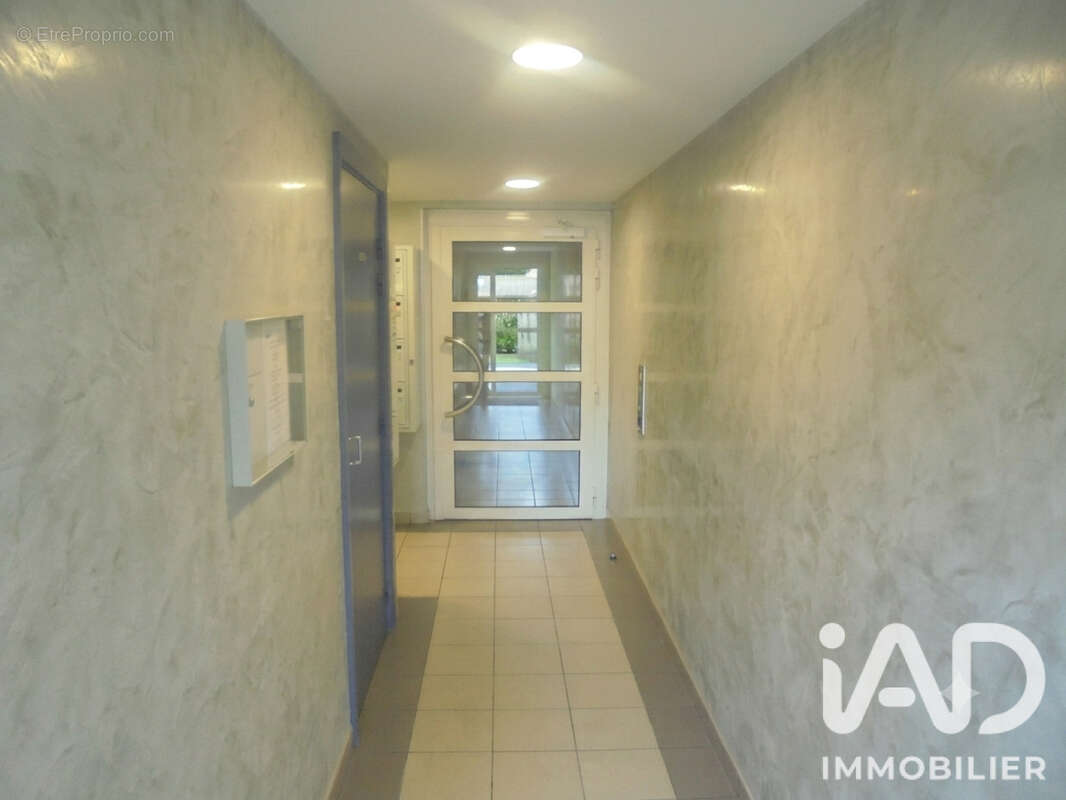 Appartement 36 m² à Maurepas  - photo 2
