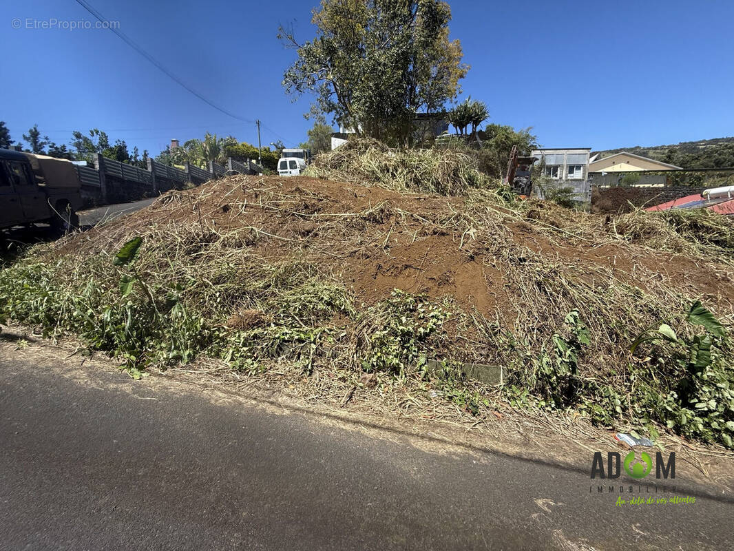 Terrain à SAINT-LEU