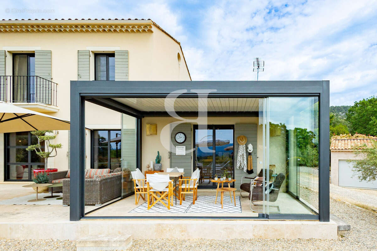 Maison à SAINT-SATURNIN-LES-APT