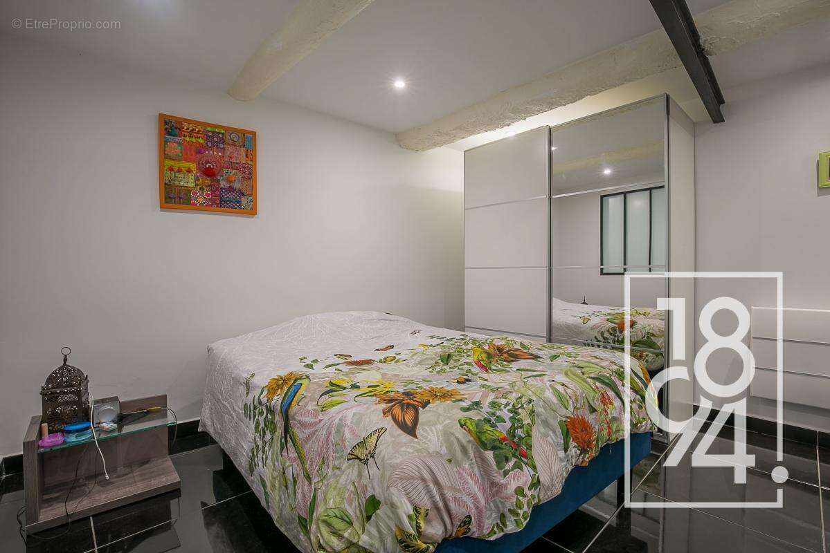 Appartement à MARSEILLE-4E