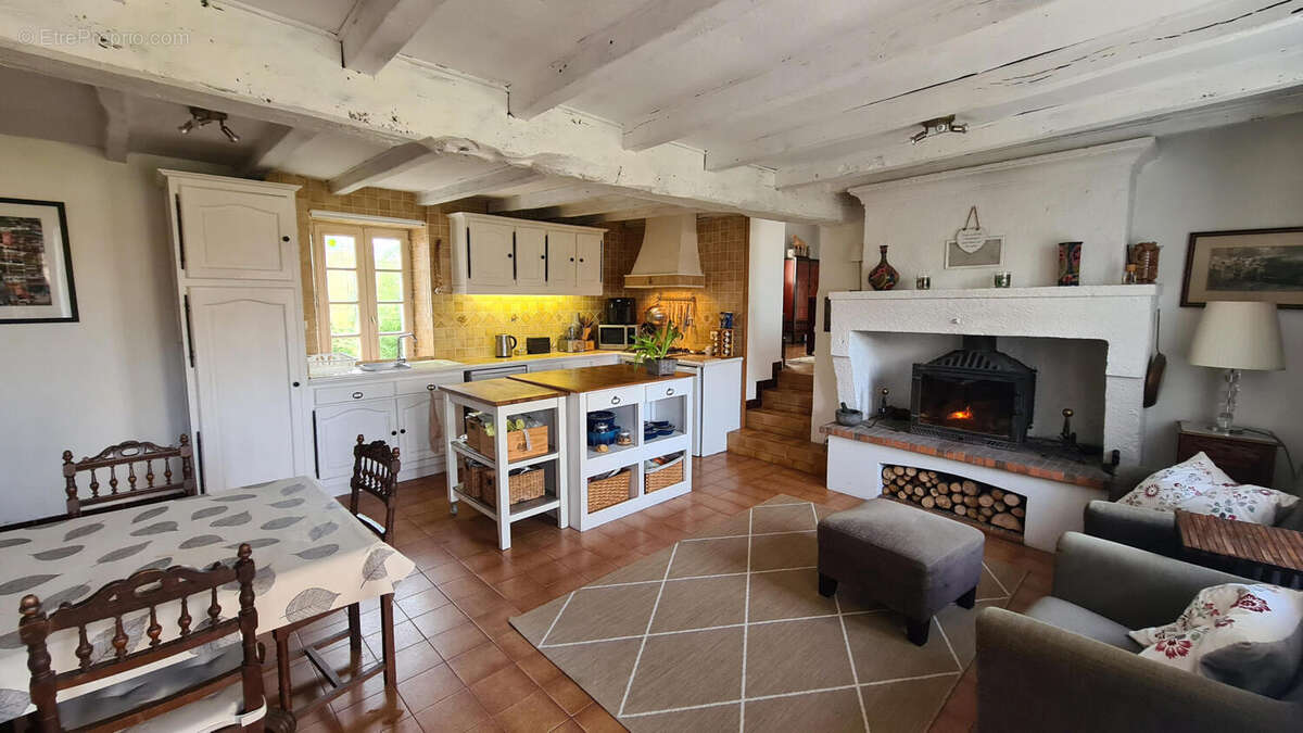 cuisine - Maison à CHALAIS