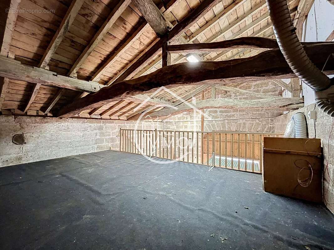 Flaujagues : Maison de campagne de 110 m² avec jardin, garage et dépendances - photo 11