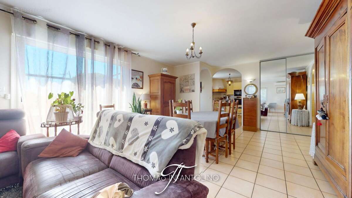 En exclusivite - plain pied - 4 chambres - piscine - panneaux solaire - photo 8