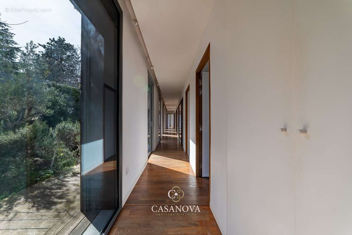 Villa contemporaine de plain-pied avec piscine et grand terrain à Castelnau-le-Lez - photo 15