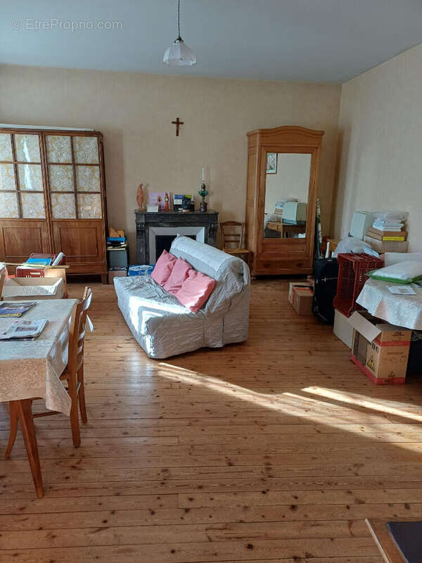 Maison à GREZ-EN-BOUERE