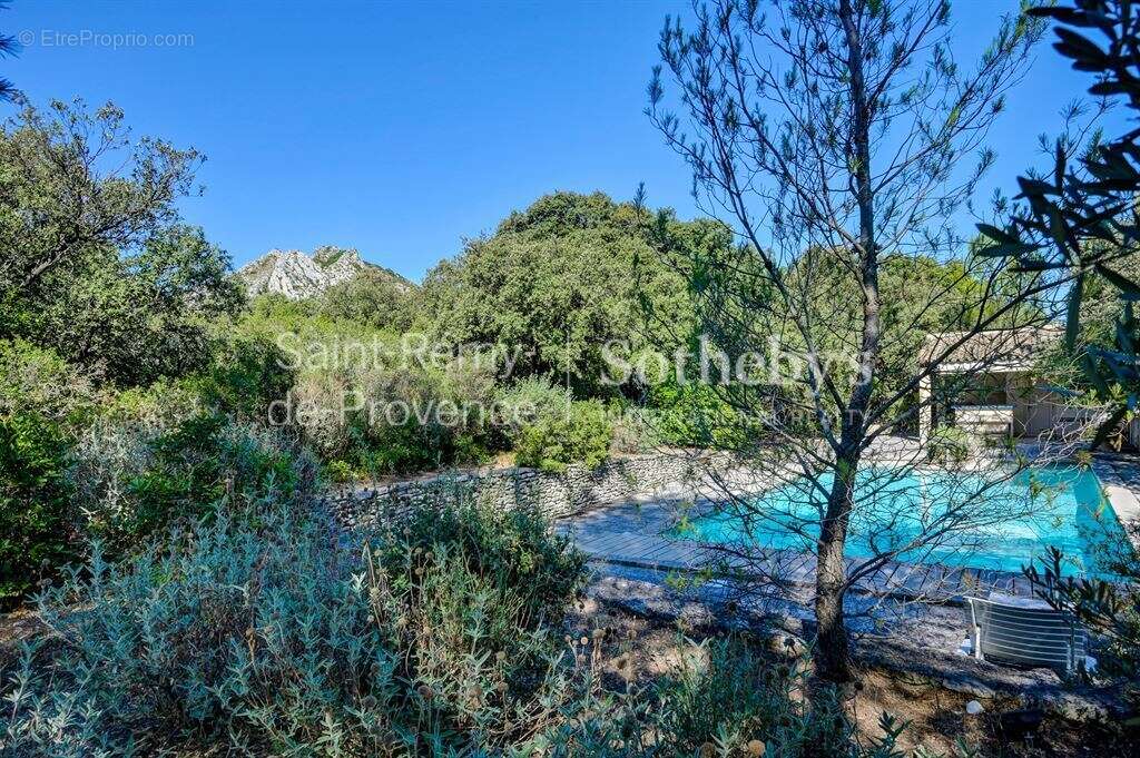 Une maison d'architecte en pierre face aux Alpilles - photo 18