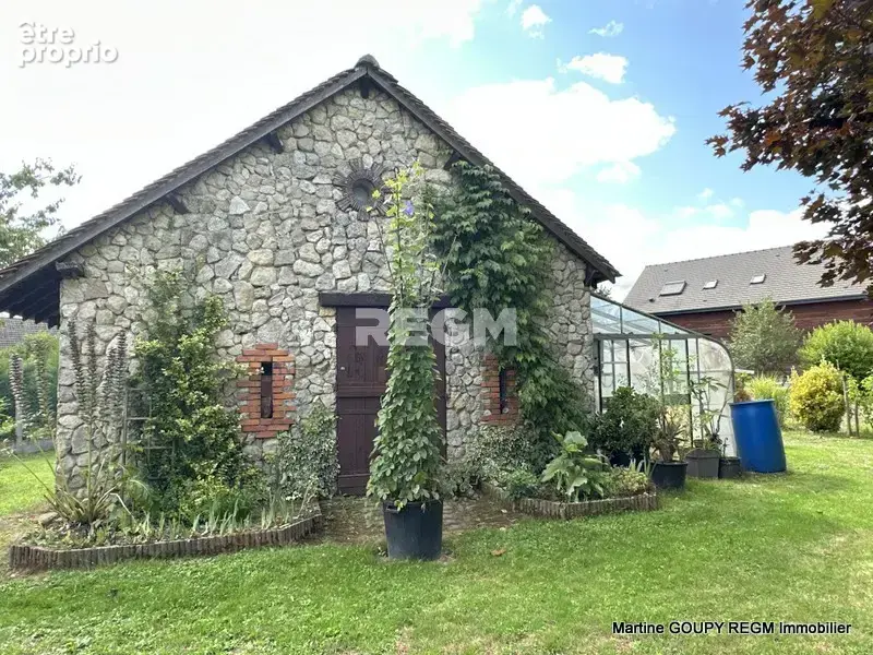 FEROLLES (45)    Maison de 175 m2/sol  7 P  5 chbr - Sous-sol complet  - Parcelle de 3 015 - photo 12