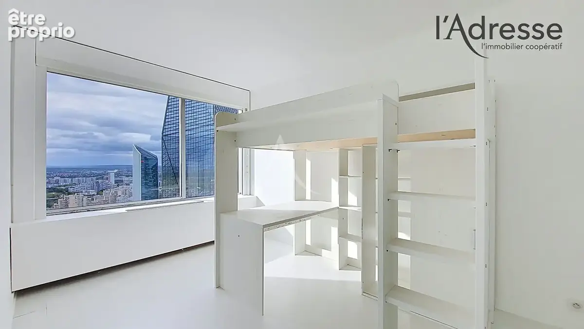 PUTEAUX/ LA DEFENSE - DERNIER ETAGE : appartement  4 pièces de 94m² avec cave et double parking - photo 12