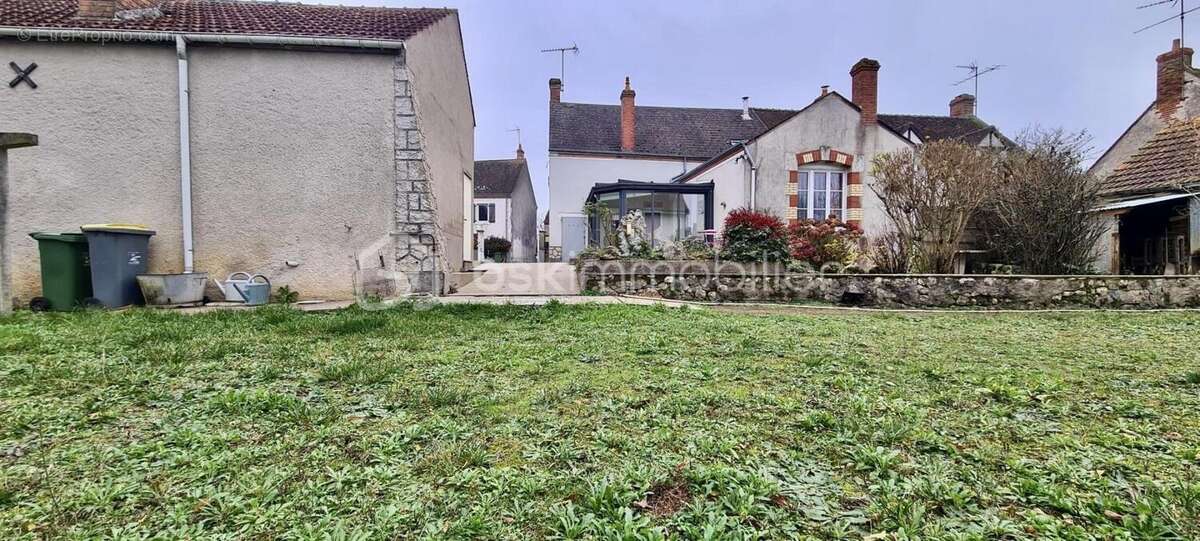 Maison à SAINT-HILAIRE-SAINT-MESMIN