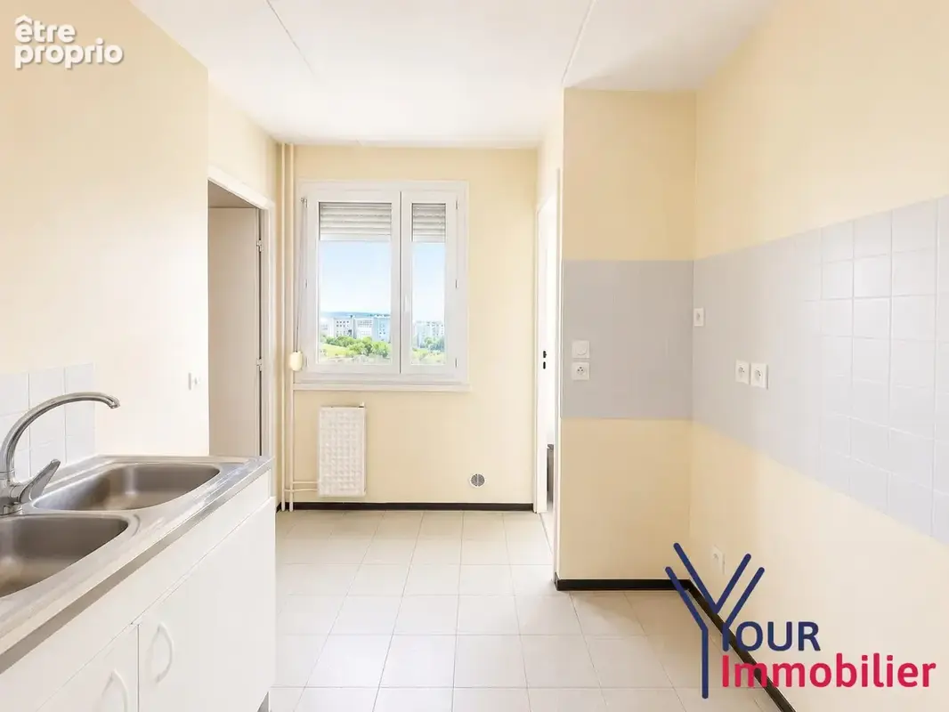 Appartement 3 pièces 75 m² à vendre à Venissieux (69200) - photo 3
