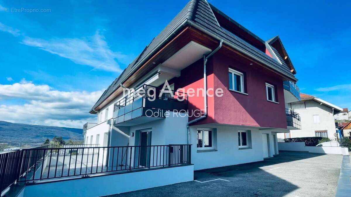 Appartement à CHALLONGES