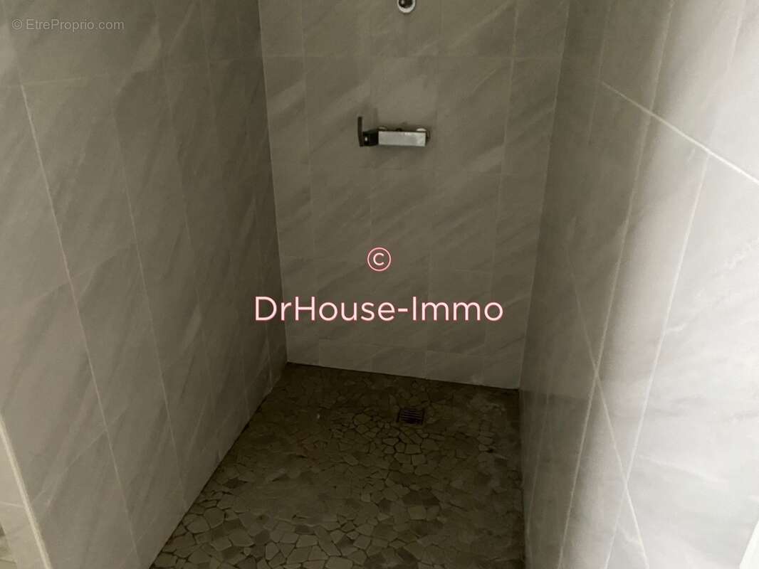 Maison à FEUGAROLLES