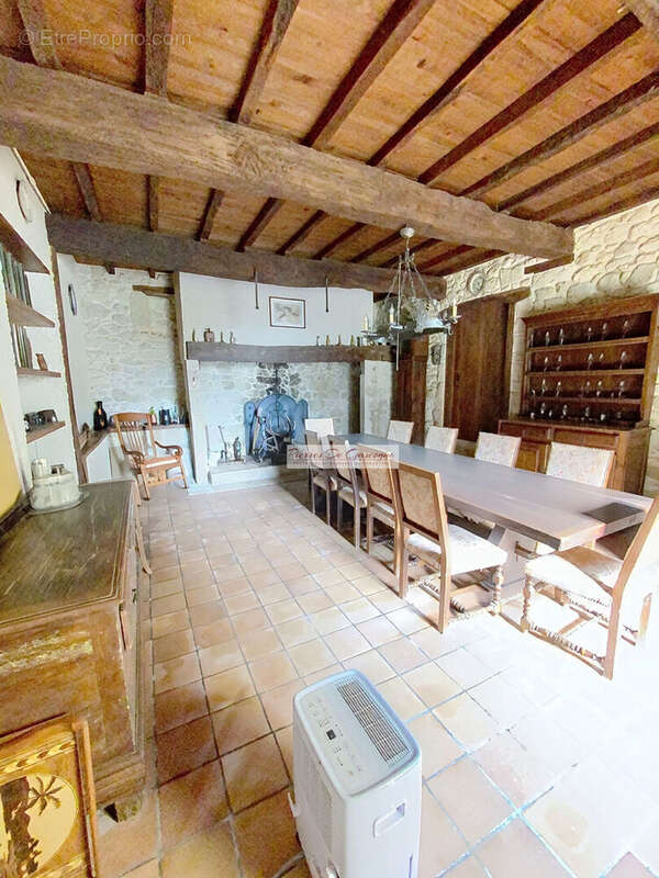 Maison à CASTERA-VERDUZAN