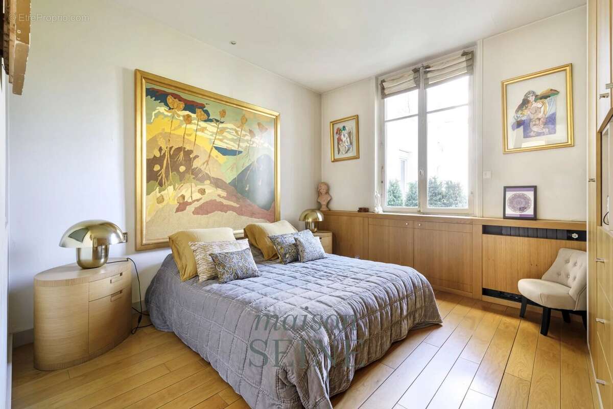 Appartement à NEUILLY-SUR-SEINE