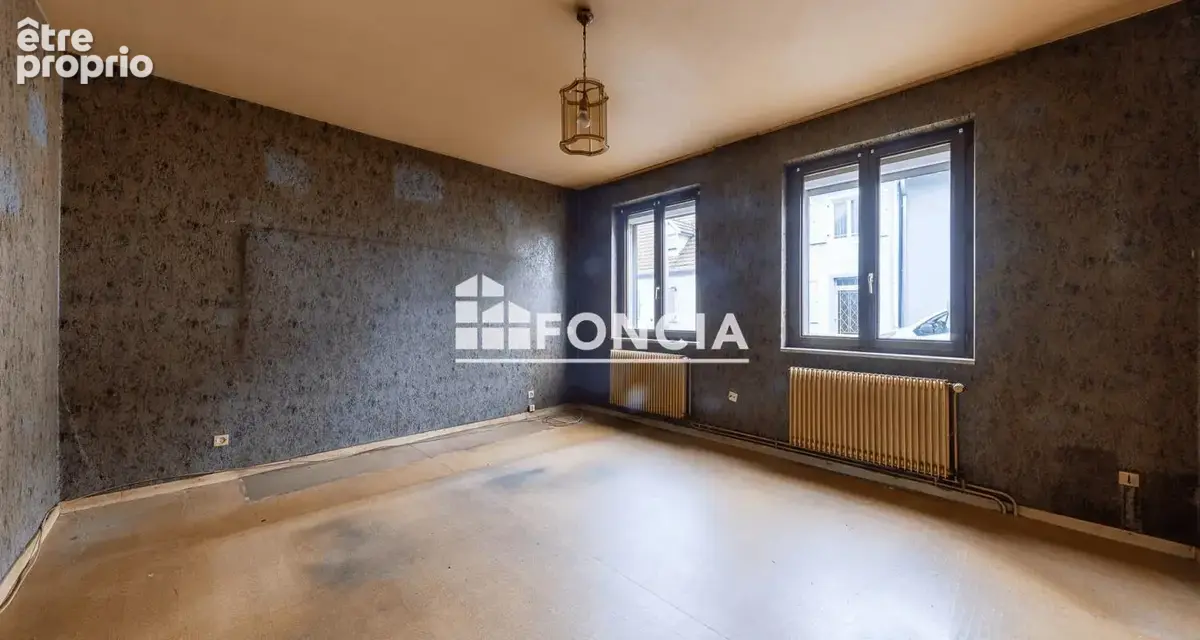 Maison de ville de 210 m² habitables avec cour, jardin et grand garage – Fort potentiel - photo 8