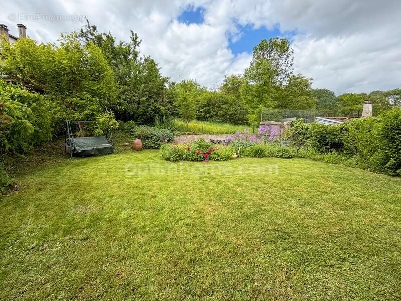 CHAMPIGNEULLES – Maison de caractère avec jardin, au calme et proche de toutes les commodités - photo 18