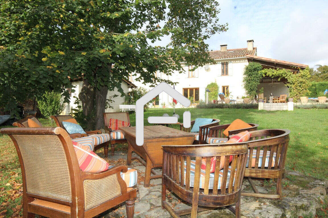 Maison 300 m² à Varilhes  - photo 4
