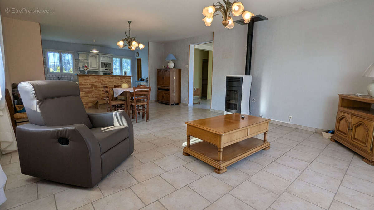 Maison à EROUDEVILLE