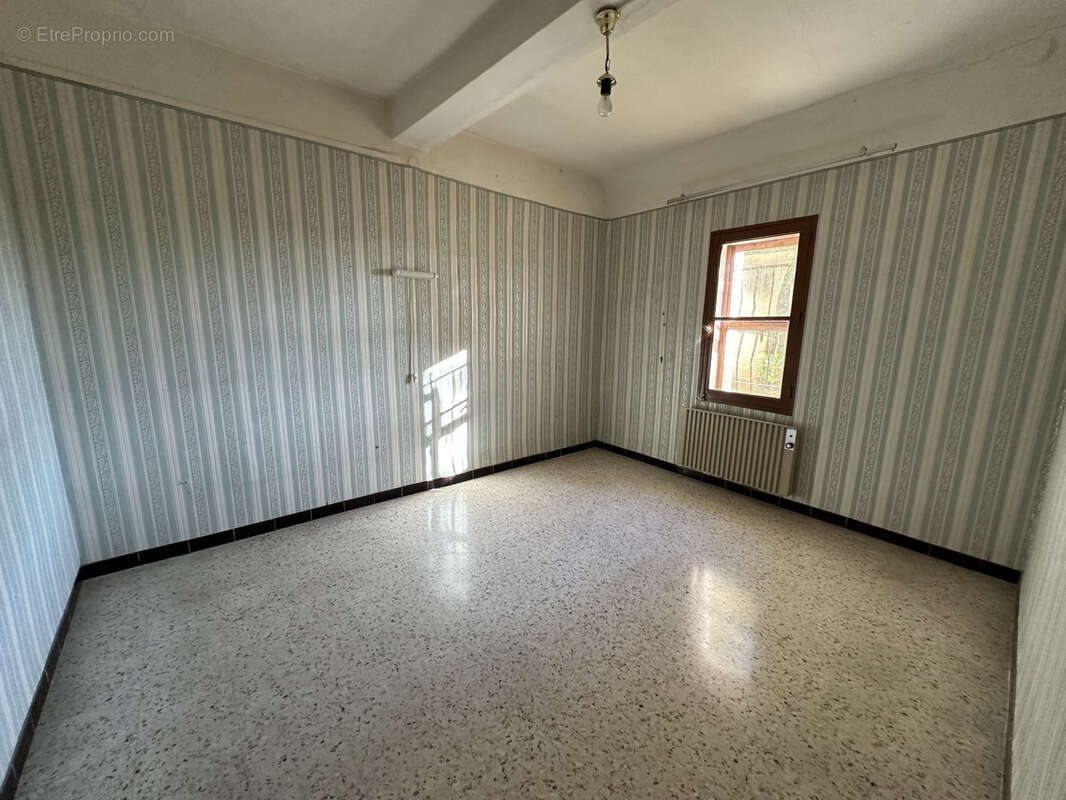 Maison à SOLLIES-TOUCAS