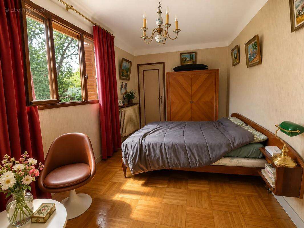 Maison de 11 pièces de 269 m² au Plessis-Trévise - photo 9