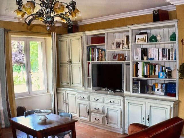 Maison à AMBRIERES-LES-VALLEES