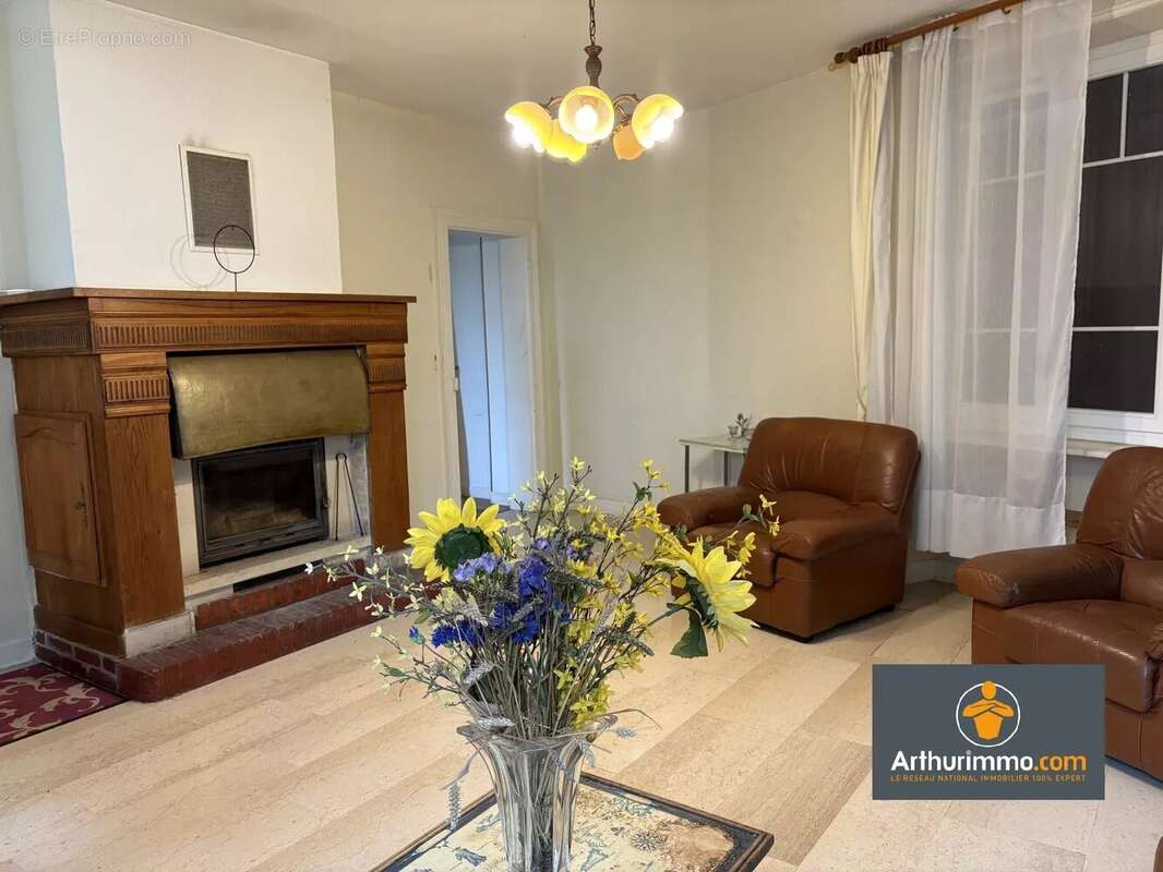 Maison à LONGUEVAL-BARBONVAL