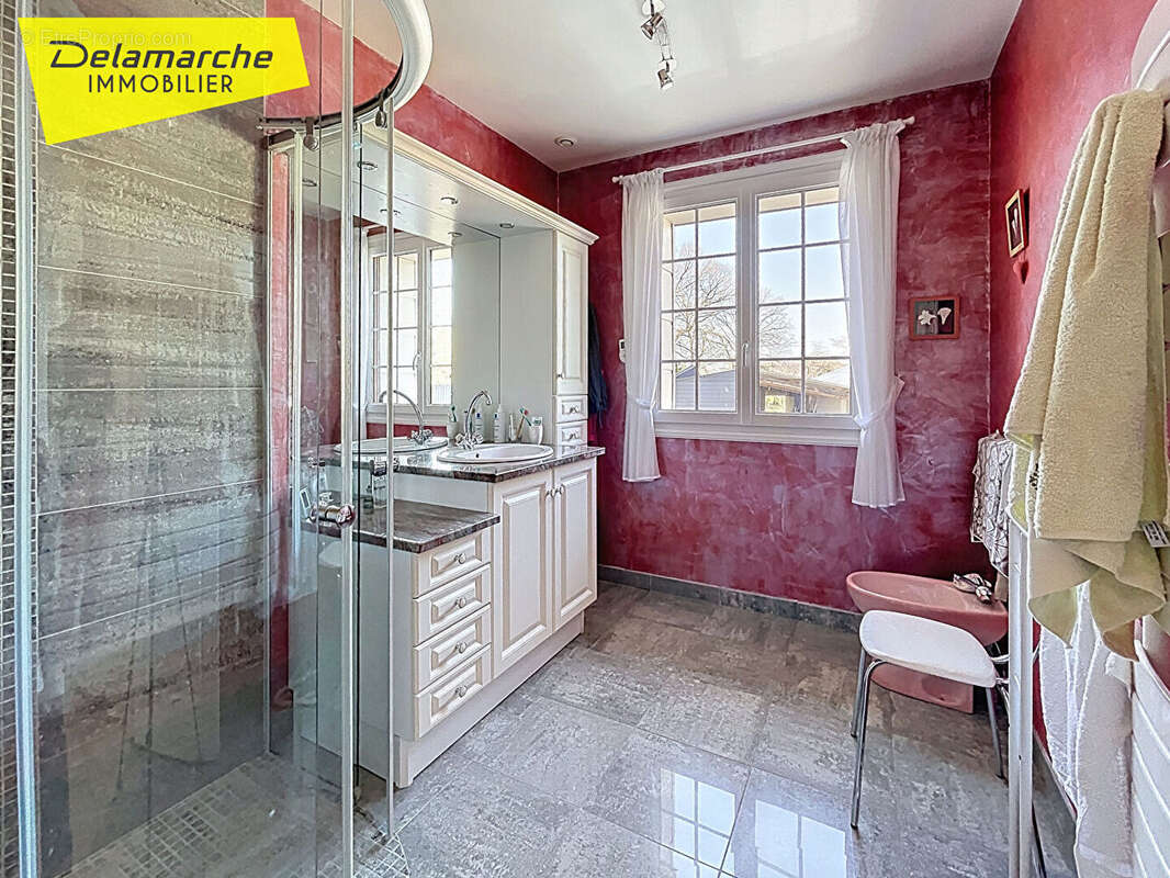 Maison à LA LANDE-D'AIROU