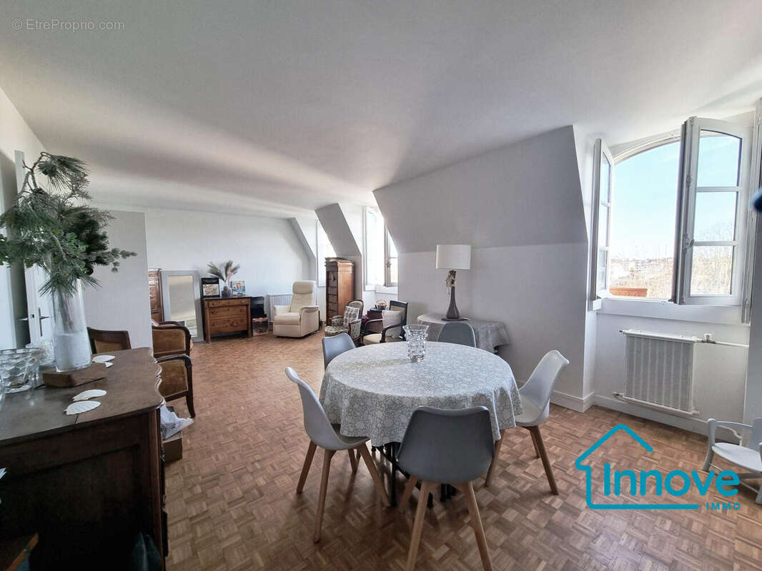 Appartement à VERSAILLES