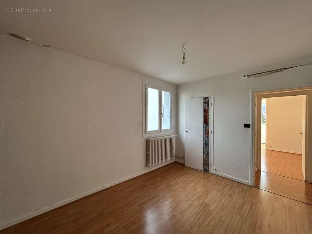 Appartement à PRIVAS