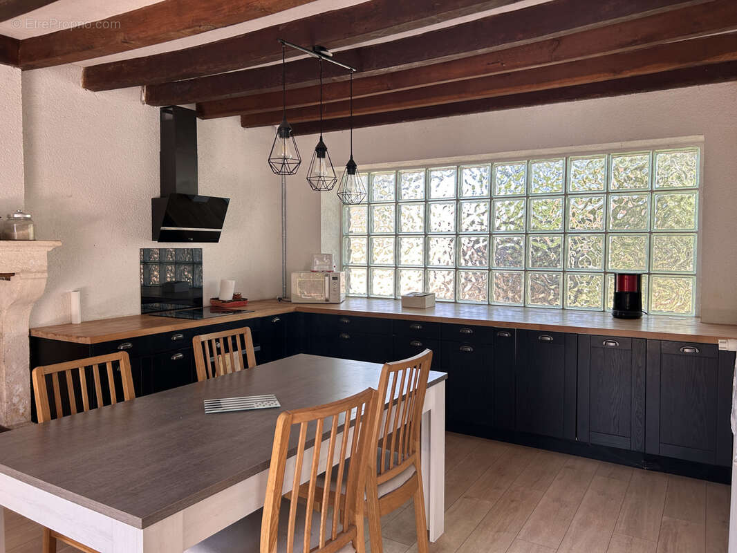 A VENDRE Longère 5 pièces avec piscine et jardin à Prissac - photo 2