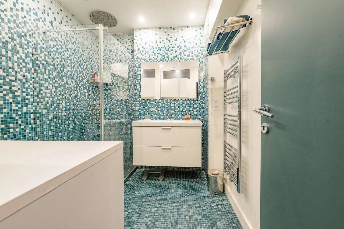 Cœur de Passy, bel appartement rénové, au calme, très lumineux,  jolie vue dégagée, ambiance village - photo 12