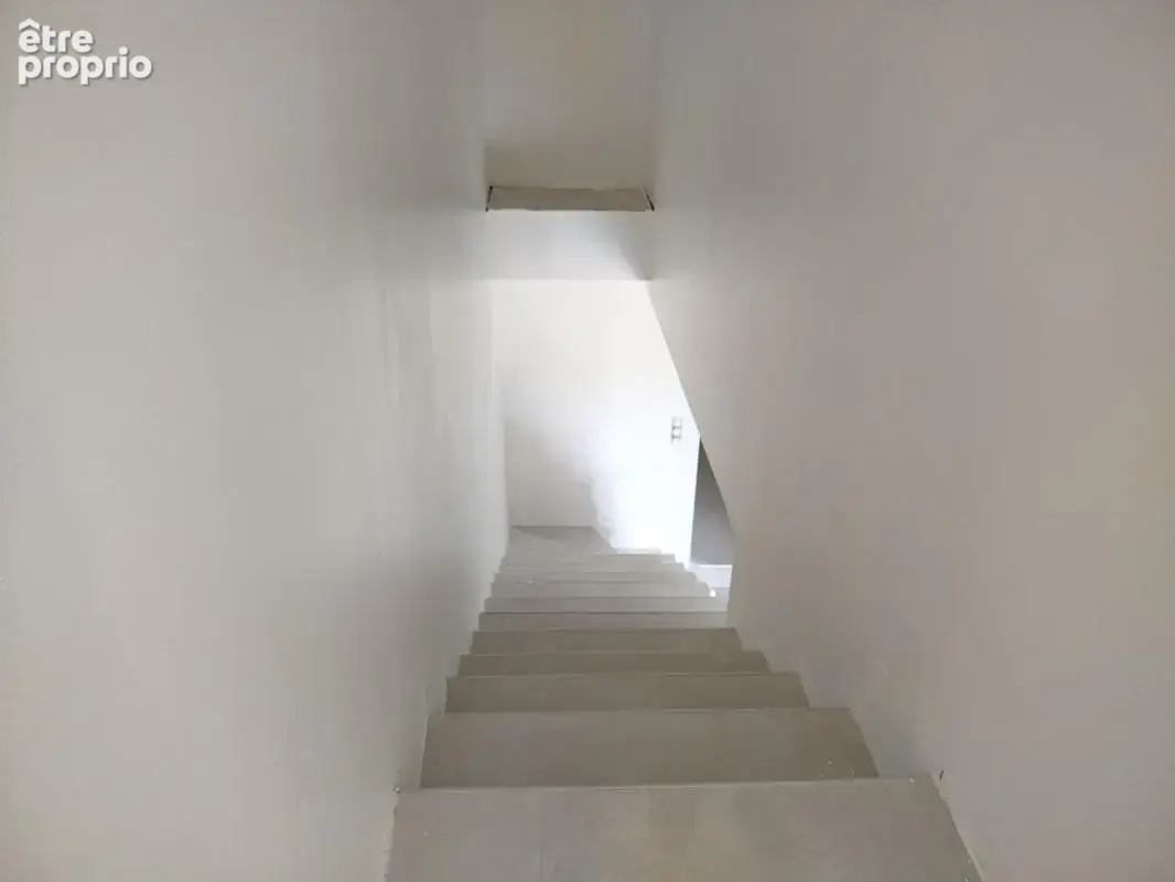 Maison Pourrieres 5 pièce(s) 92 m2 avec terrasse et balcon - photo 14