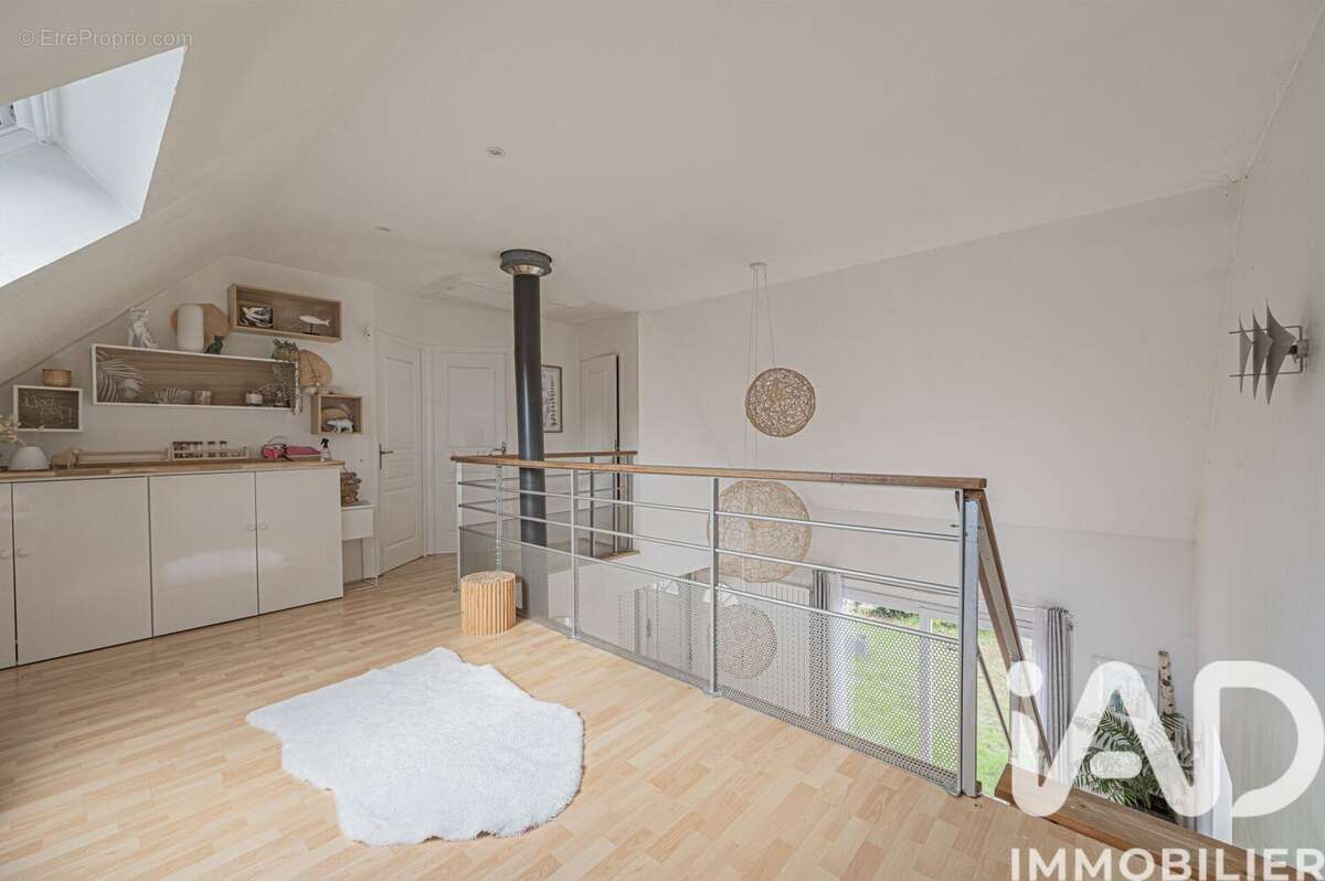 Maison 174 m² à Carnetin  - photo 4
