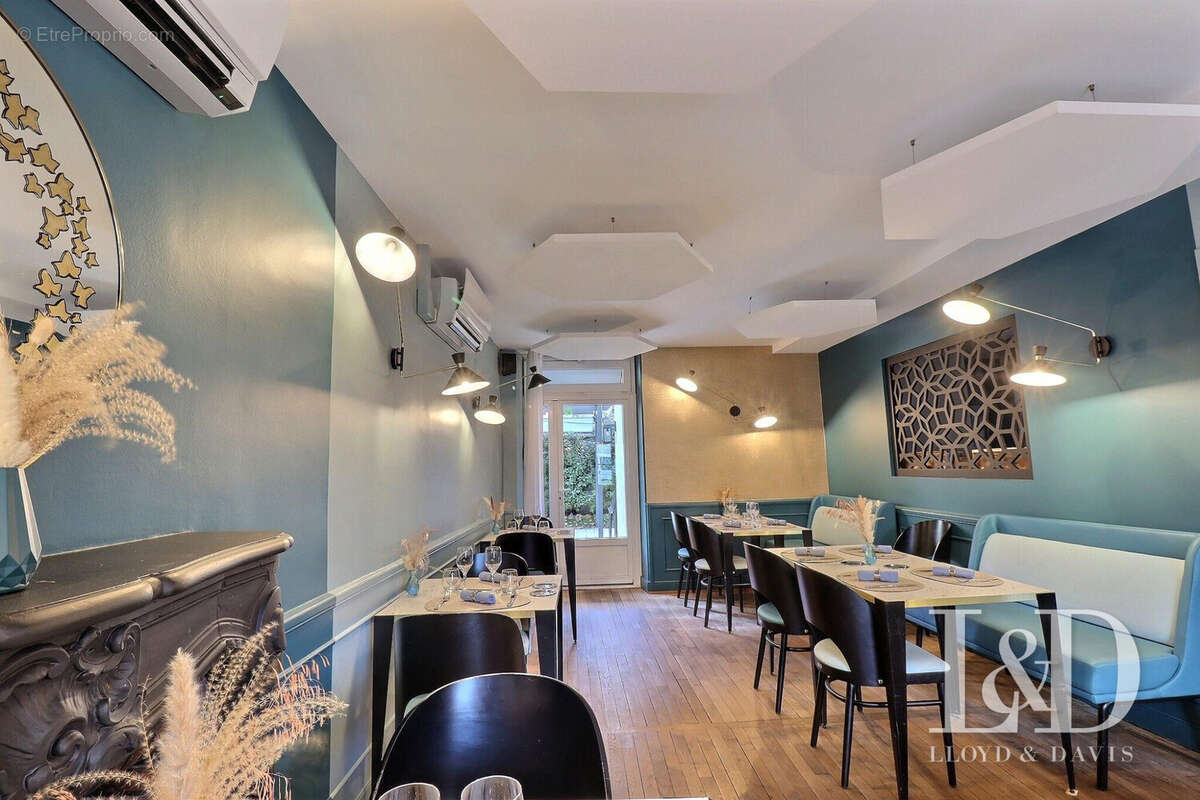 SALLE - Autre à OUZOUER-SUR-LOIRE