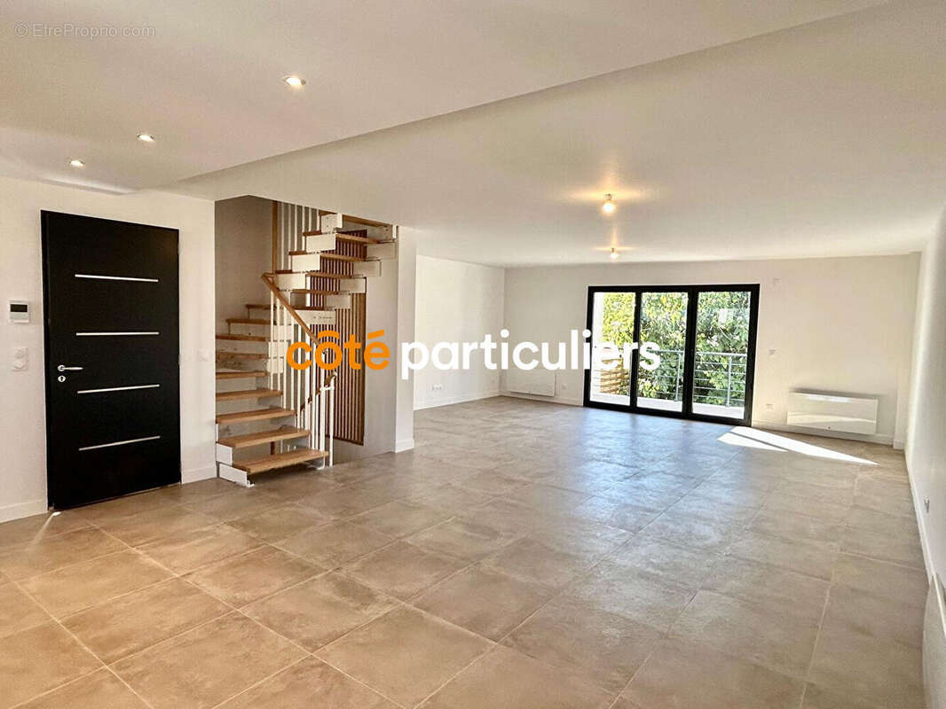 Maison à CHENNEVIERES-SUR-MARNE