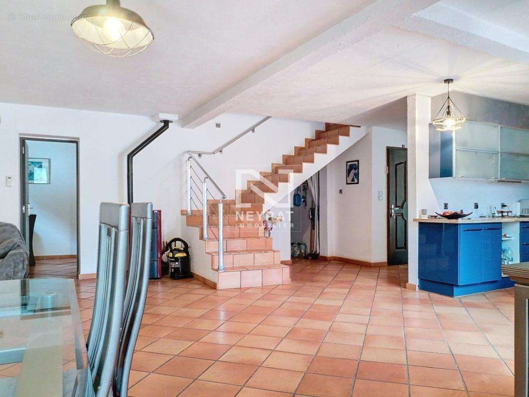 URGENT - A FAYENCE Villa sur terrain d'1 ha environ - Piscine - photo 11