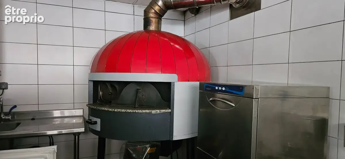AOSTE (Isère)  Local commercial Pizzeria / Snacking 52 m² - photo 2