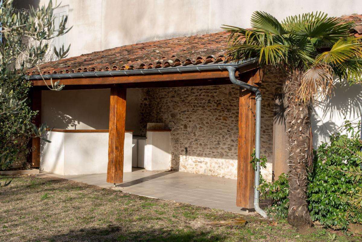 Maison à LABRUGUIERE