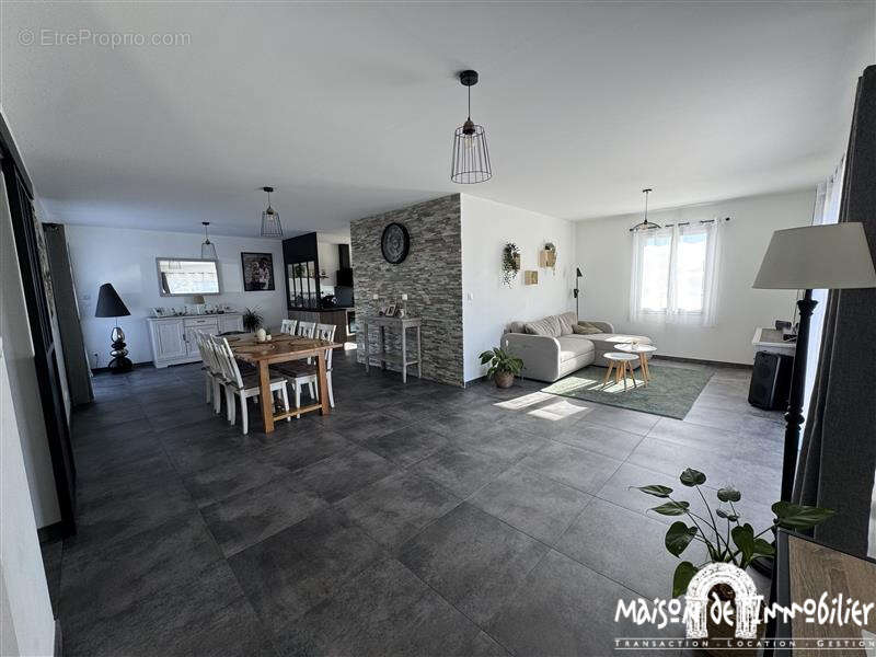 Maison à BOURG-CHARENTE