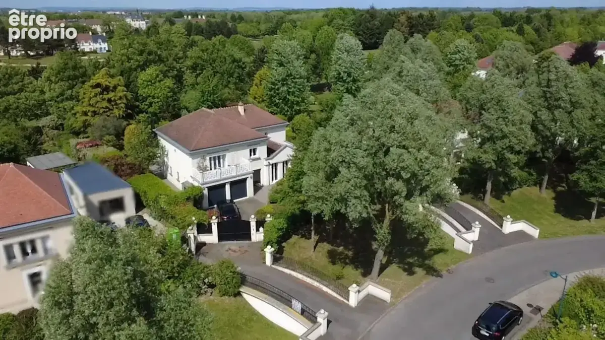Villa de 8 pièces de 212 m² située à Bailly-Romainvilliers - photo 2