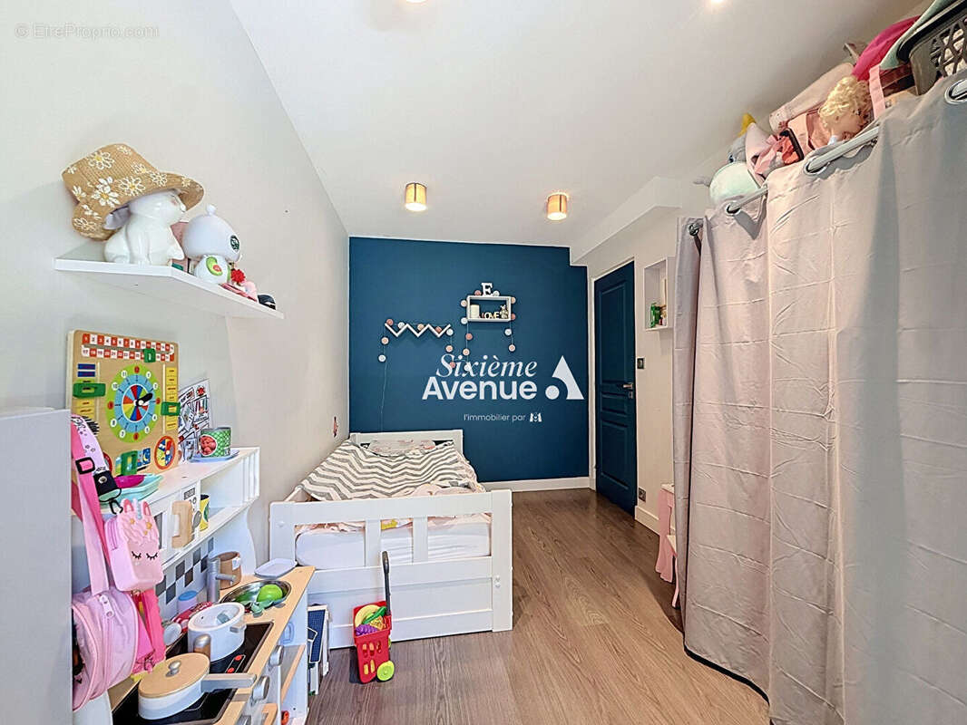 A vendre à Grasse 3 pièces 66 m2 traversant avec loggia, balcon de 17m² parking et cave - photo 9