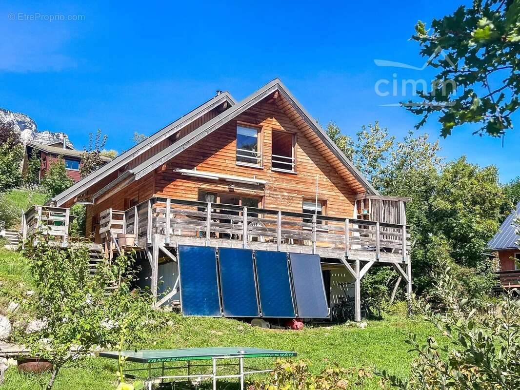 Maison à LA TERRASSE