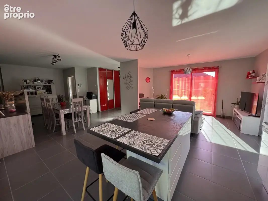Maison à Ussel en CORREZE - photo 3