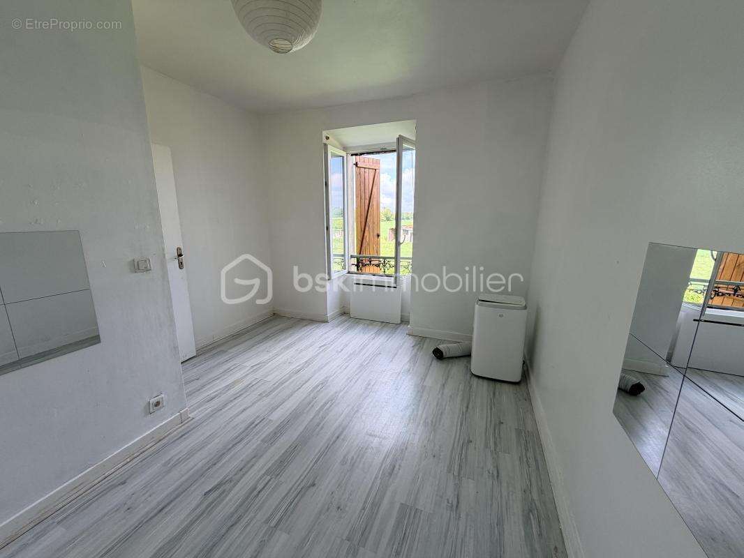 Appartement à LEUDEVILLE