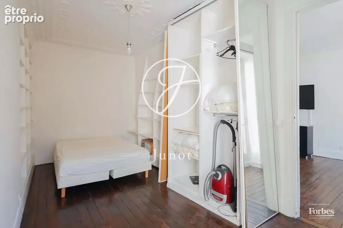 Paris 4e -  SAINT PAUL / PLACE DES VOSGES - Appartement - 2 pièces -  41,47m² Carrez  - 1 chambre - photo 7