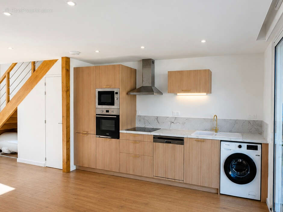 Binic, Appartement entièrement rénové vue mer à vendre - photo 2